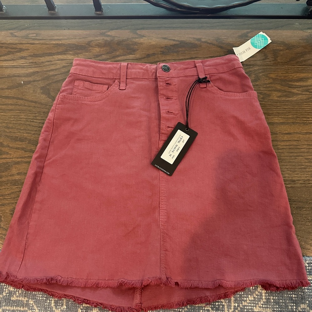 Just Black A-Line Skirt in Rose